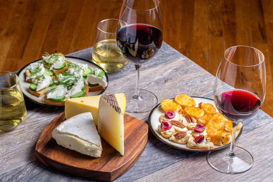 A BEGINNER’S GUIDE TO PAIRING FOOD AND WINE
